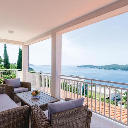 3 Bedroom Beautiful Apartment In Orasac Buitenkant foto