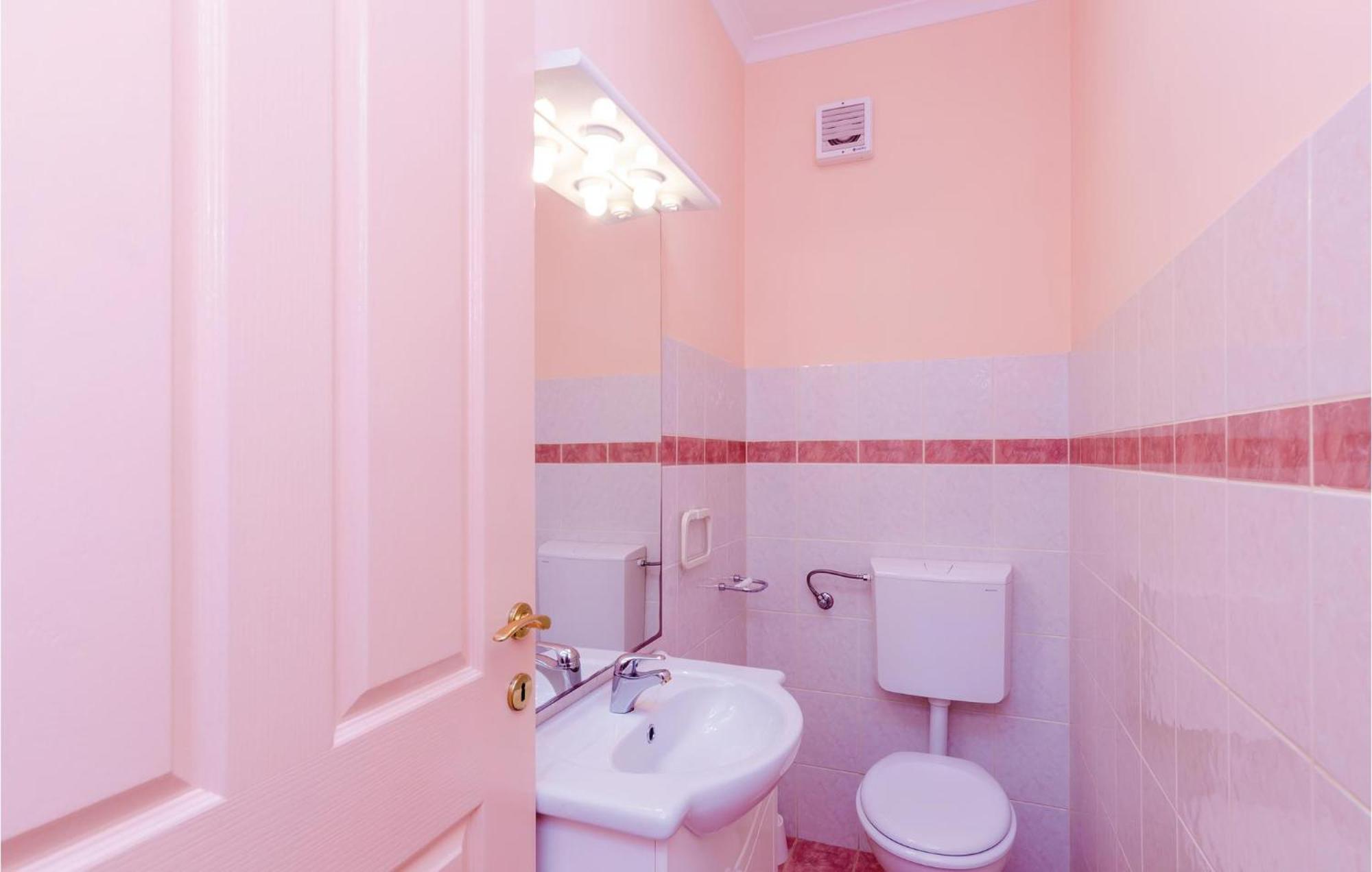 3 Bedroom Beautiful Apartment In Orasac Buitenkant foto