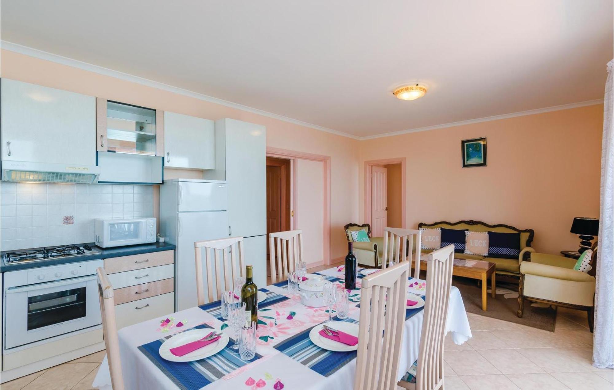 3 Bedroom Beautiful Apartment In Orasac Buitenkant foto