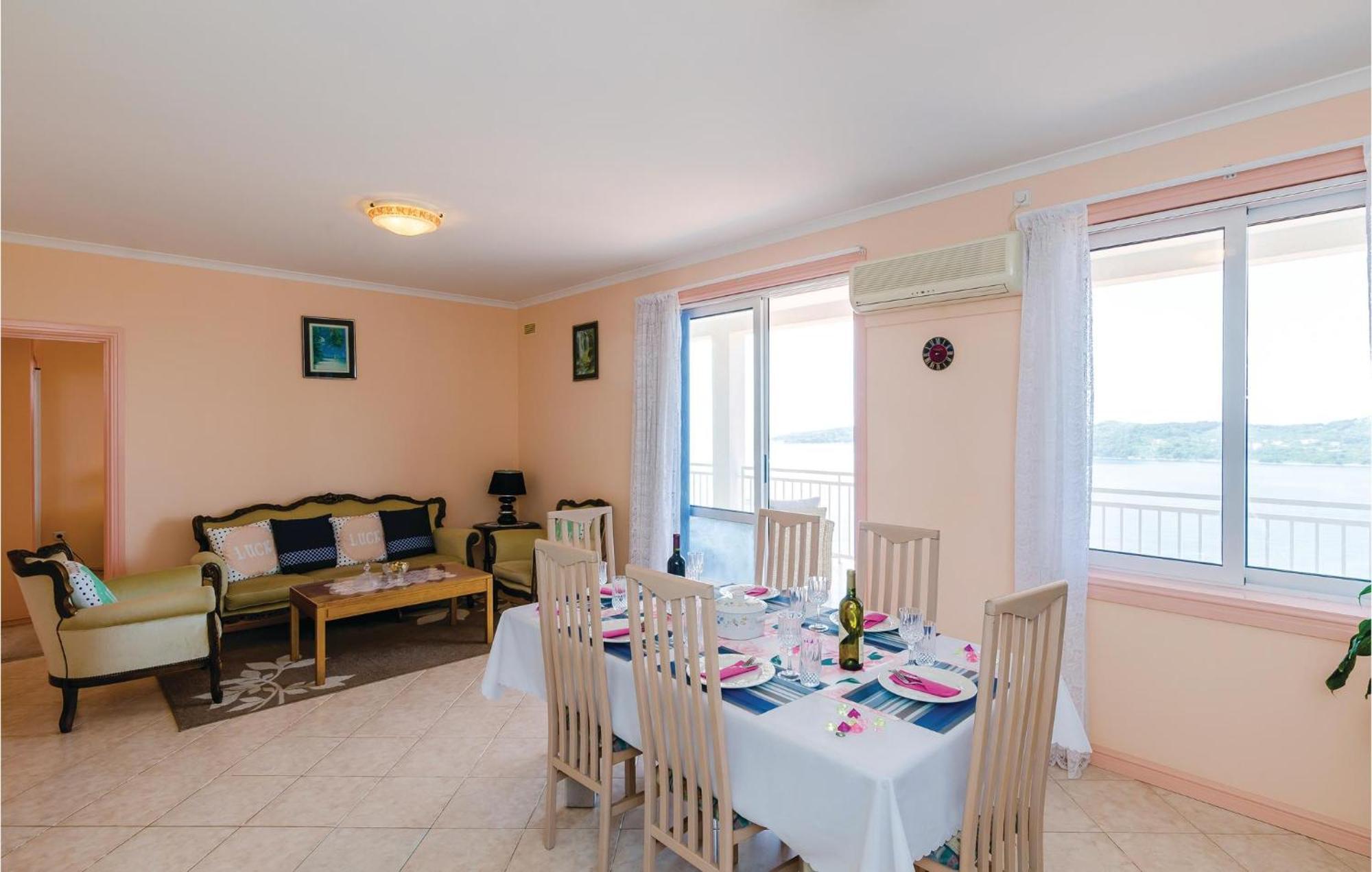 3 Bedroom Beautiful Apartment In Orasac Buitenkant foto