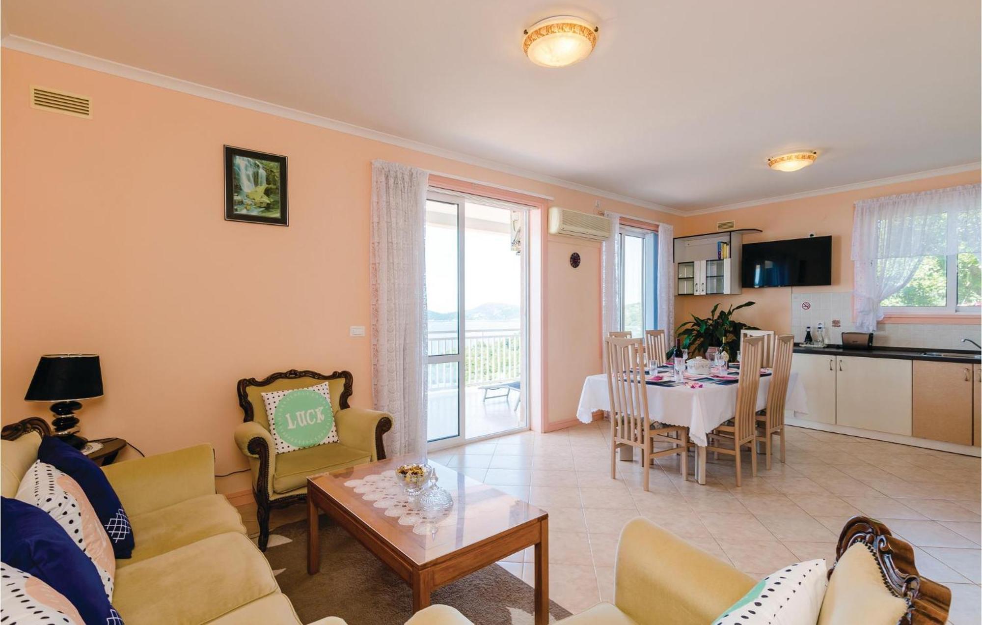 3 Bedroom Beautiful Apartment In Orasac Buitenkant foto
