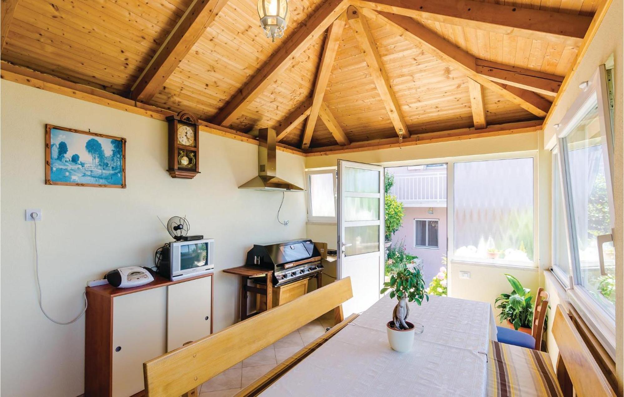 3 Bedroom Beautiful Apartment In Orasac Buitenkant foto